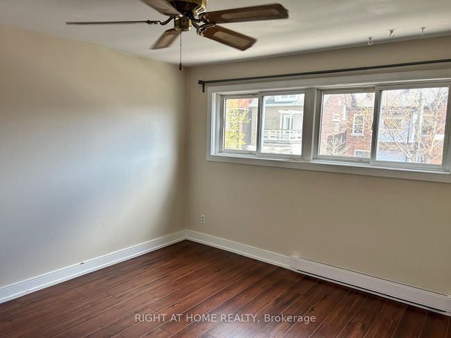 2 - 1666 Queen St E, Condo with 3 bedrooms, 2 bathrooms and 1 parking in Toronto ON | Image 14