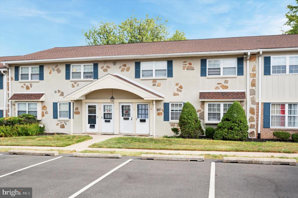 Belfast Dr, North Wales, PA 19454