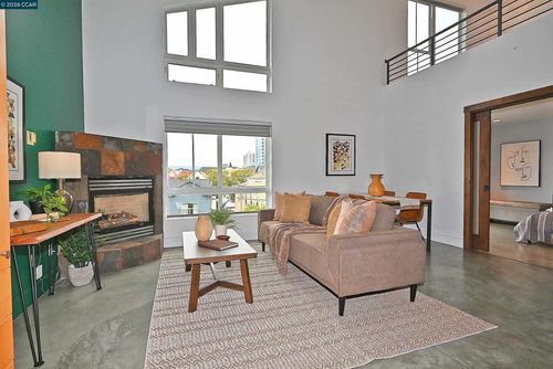 15-675 8th St, Oakland, CA, 94607-4705 | Card Image