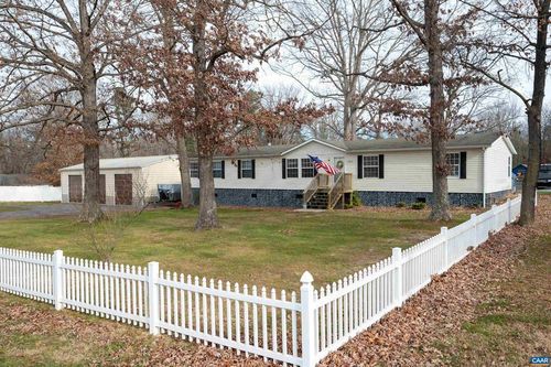 1951 E Side Hwy, CRIMORA, VA, 24431-2430 | Card Image