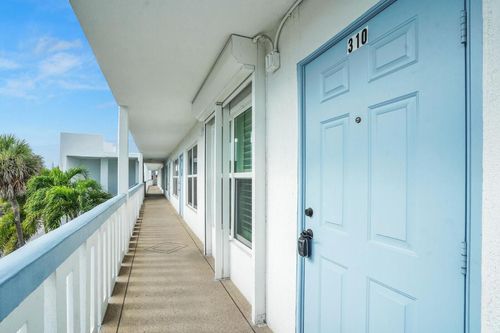310-310 Wellington M, West Palm Beach, FL, 33417-2597 | Card Image