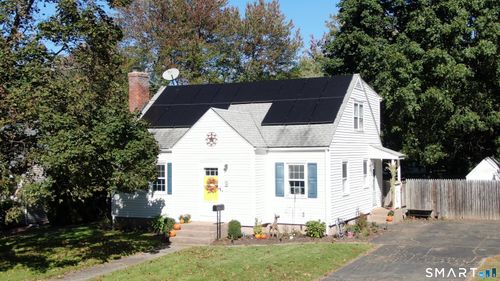 3 Middle Dr, Windsor Locks, CT, 06096-1317 | Card Image