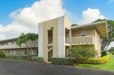 208 - 415 Us Highway 1, Condo with 2 bedrooms, 2 bathrooms and null parking in North Palm Beach FL | Image 1