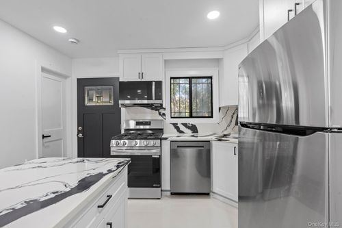 923 Rockaway Ave, Brooklyn, NY, 11212-5236 | Card Image