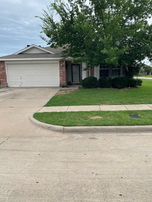 253 Pine Crest Dr, Justin, TX, 76247-7025 | Card Image