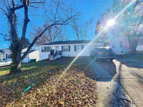 1174 Ashford Dr, Saint Louis, MO, 63137-1907 | Card Image