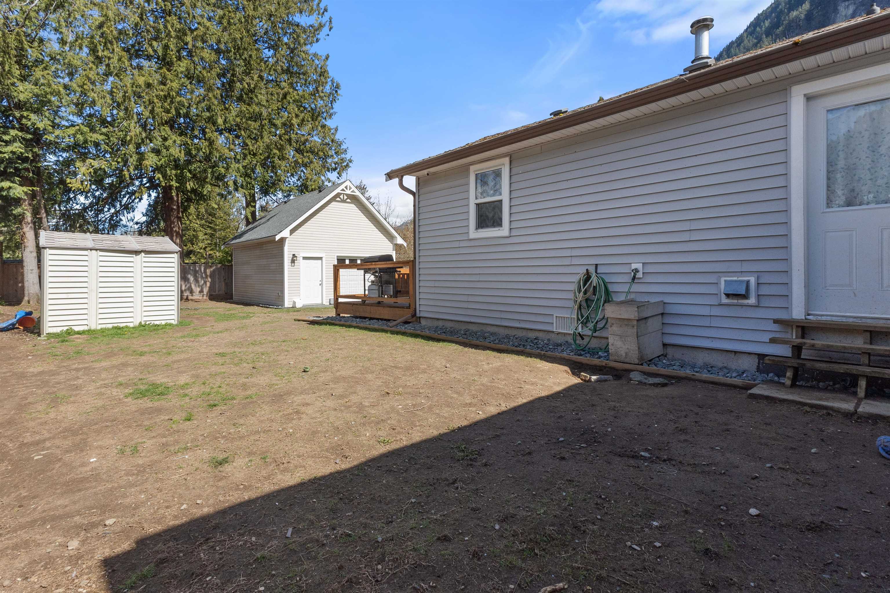 63905 Old Yale Road, House other with 3 bedrooms, 2 bathrooms and 3 parking in Hope BC | Image 27