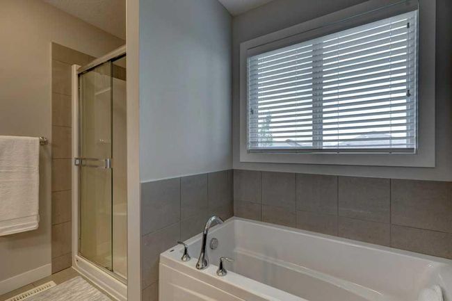 110 Drake Landing Terr, House other with 3 bedrooms, 3 bathrooms and 3 parking in Okotoks AB | Image 20