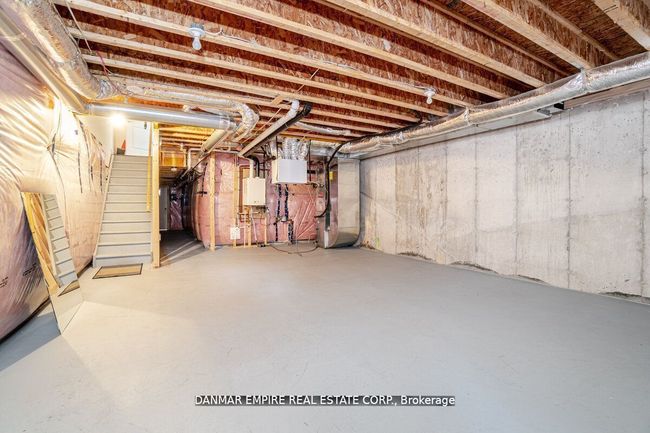 31 Hiawatha Crt, House attached with 3 bedrooms, 4 bathrooms and 2 parking in Vaughan ON | Image 39