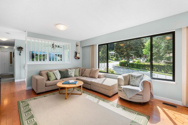 2497 Berkley Avenue, House other with 4 bedrooms, 3 bathrooms and 4 parking in North Vancouver BC | Image 12