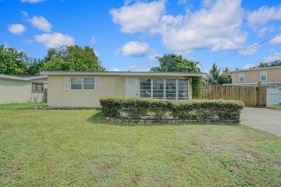 11686 Oleander Drive, House other with 2 bedrooms, 1 bathrooms and null parking in Royal Palm Beach FL | Image 1