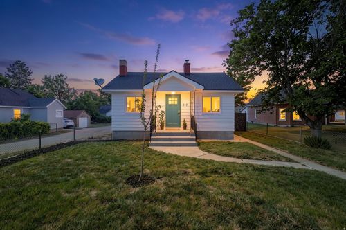 318 W Vine St, Tooele, UT, 84074-2012 | Card Image