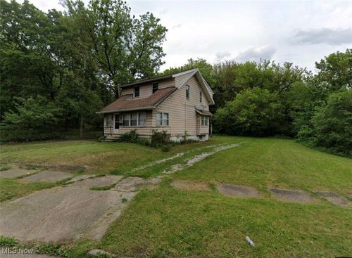 957 Bank St, Akron, OH, 44305-2550 | Card Image