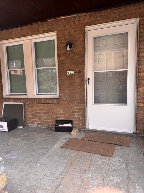 727 Maytide St, Pittsburgh, PA, 15227-1733 | Card Image