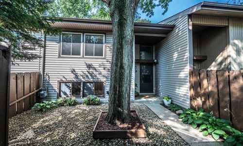 101 River Woods Ln, Burnsville, MN, 55337-3320 | Card Image