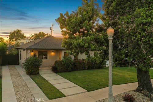 3715 Hillcrest Dr, Los Angeles, CA, 90016 | Card Image