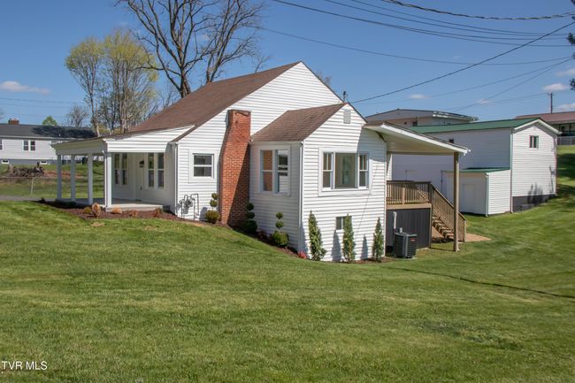 24121416 Bradley St, Home with 5 bedrooms, 3 bathrooms and null parking in Bristol VA | Image 19