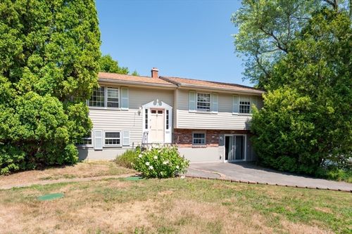 1 Howe St, Ipswich, MA, 01938-1111 | Card Image