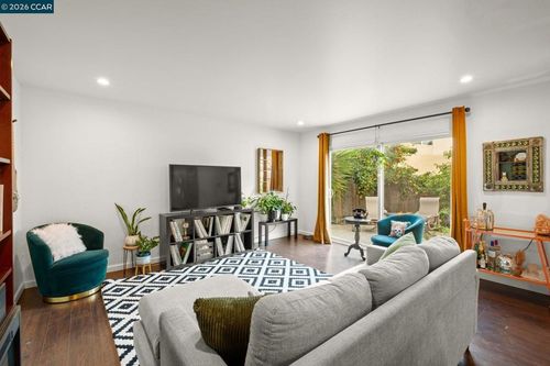 1511 Parkwood Pl, Concord, CA, 94521-2230 | Card Image