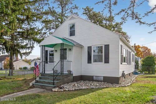 231 Mariaville Rd, Rotterdam, NY, 12306-1432 | Card Image