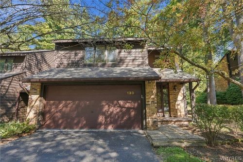 130 Breezewood Cmn, East Amherst, NY, 14051-1425 | Card Image