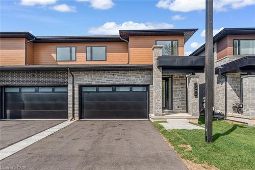 3394 Carter Common, Burlington, ON, L7M2B3 | Card Image