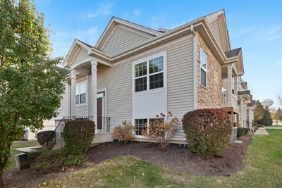 1386 Carolyn Court, Townhouse with 3 bedrooms, 3 bathrooms and 2 parking in Yorkville IL | Image 1