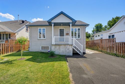 133 Rue Jeanne-D'Arc, Gatineau, QC, J8Y2H9 | Card Image