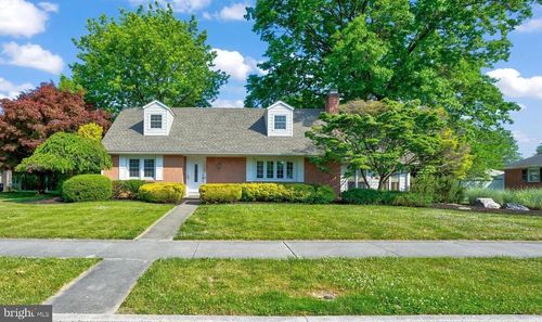 621 E Walnut St, PALMYRA, PA, 17078-2629 | Card Image