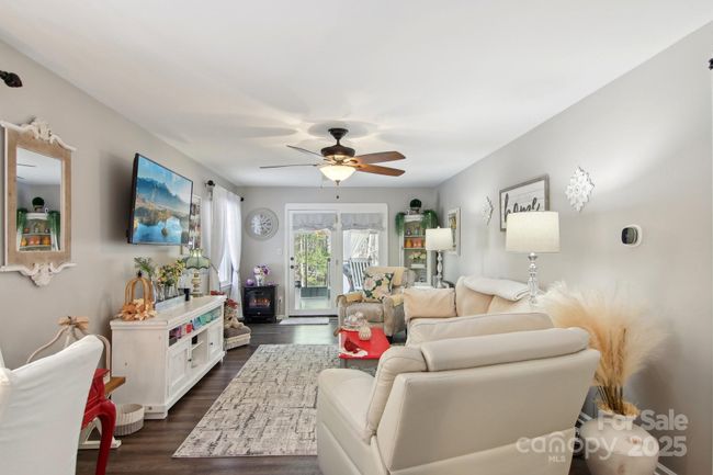 6 S Calico Ln, Condo with 3 bedrooms, 2 bathrooms and null parking in Etowah NC | Image 6