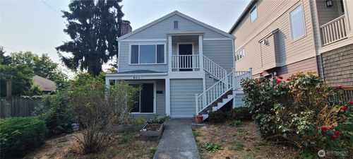 ll-8011 12th Ave Ne, Seattle, WA, 98115-4322 | Card Image