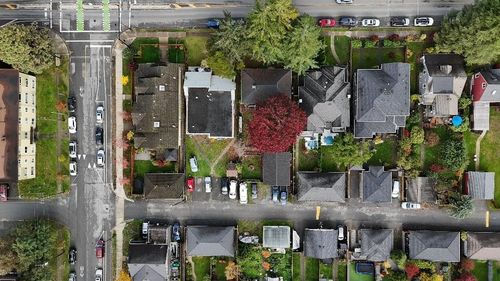 313 E 13th St, North Vancouver, BC, V7L2L8 | Card Image