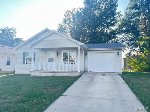 601 S Arlington Dr, Taylorville, IL, 62568-2090 | Card Image