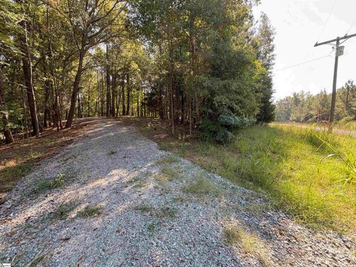 40 Joe Oulla Rd, Ware Shoals, SC, 29692-1727 | Card Image