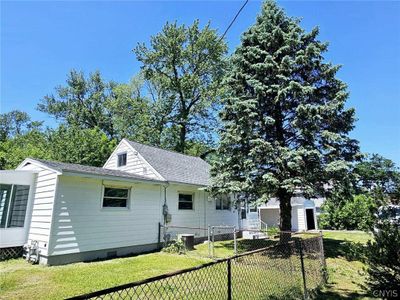 305 Biltmore Street, House other with 2 bedrooms, 1 bathrooms and null parking in Salina NY | Image 3