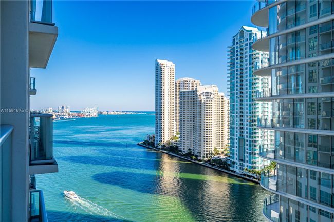 T-1802 - 300 S Biscayne Blvd, Condo with 2 bedrooms, 2 bathrooms and null parking in Miami FL | Image 2
