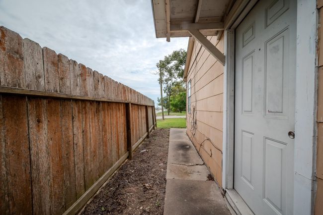 1005 Center St, House other with 3 bedrooms, 2 bathrooms and null parking in Wharton TX | Image 32