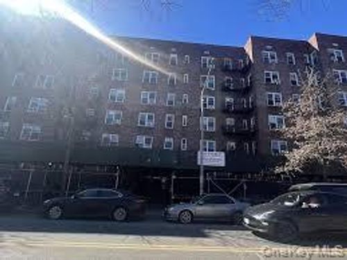 apt-2j-4240 Bowne St, Flushing, NY, 11355-2808 | Card Image