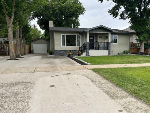 5608 52 St, Taber, AB, T1G1L6 | Card Image