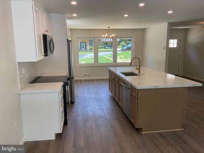 7804 Alberta Ct, House other with 5 bedrooms, 3 bathrooms and null parking in SPRINGFIELD VA | Image 10