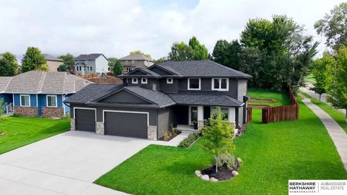 8001 N 166th St, Bennington, NE, 68007-2855 | Card Image