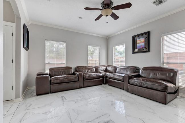 1003 Highland Woods Dr, House other with 4 bedrooms, 3 bathrooms and 2 parking in Highlands TX | Image 18