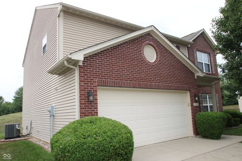 12536 Schoolhouse Rd, Fishers, IN, 46037-4472 | Card Image