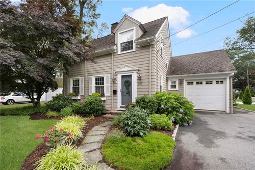 221 Trinity Street, Warwick, RI, 02886 | Card Image