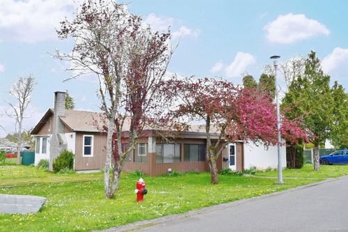 4037 Cumberland Rd, Victoria, BC, V8X2E7 | Card Image