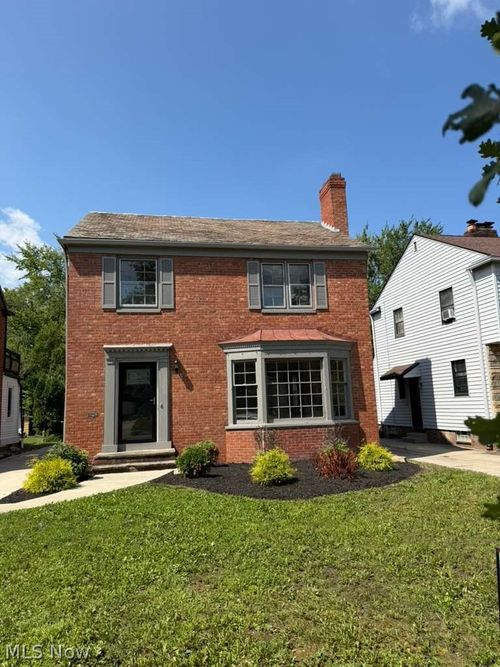 3698 Strandhill Rd, Shaker Heights, OH, 44122-5068 | Card Image