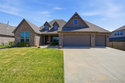 4003 S 14th Pl, Broken Arrow, OK, 74011-2704 | Card Image