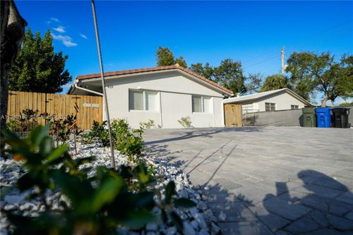 421 Sw 14th Ct, Fort Lauderdale, FL, 33315 | Card Image