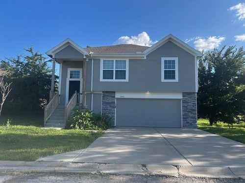 10909 Highview Rd, Peculiar, MO, 64078-7804 | Card Image