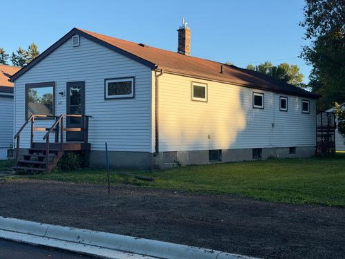 421 9th St, International Falls, MN, 56649-2709 | Card Image